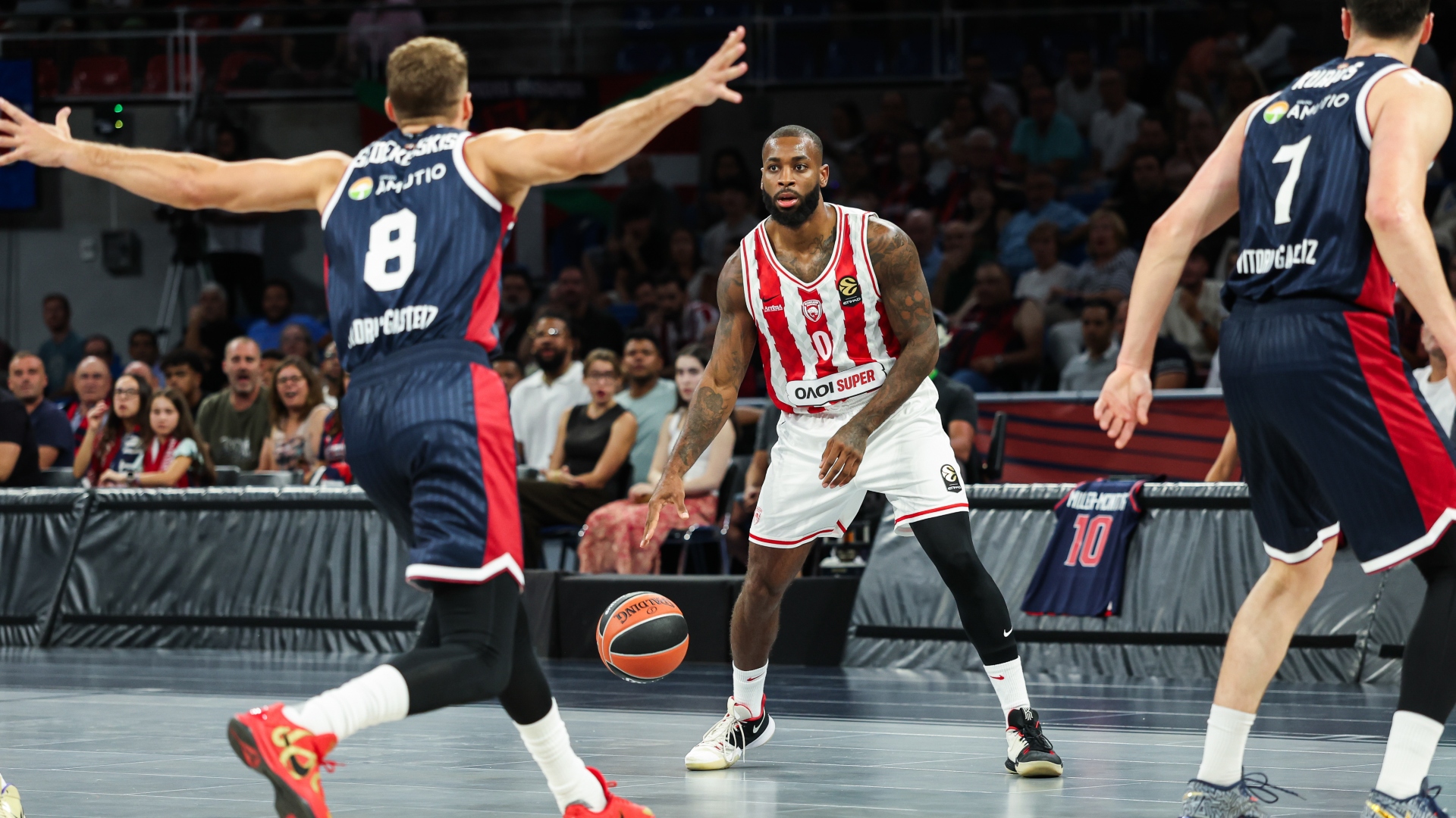 Άνετη νίκη στην Βιτόρια στην πρεμιέρα της EuroLeague