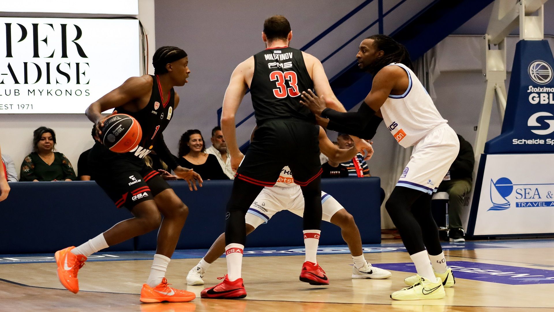 An easy victory in Mykonos