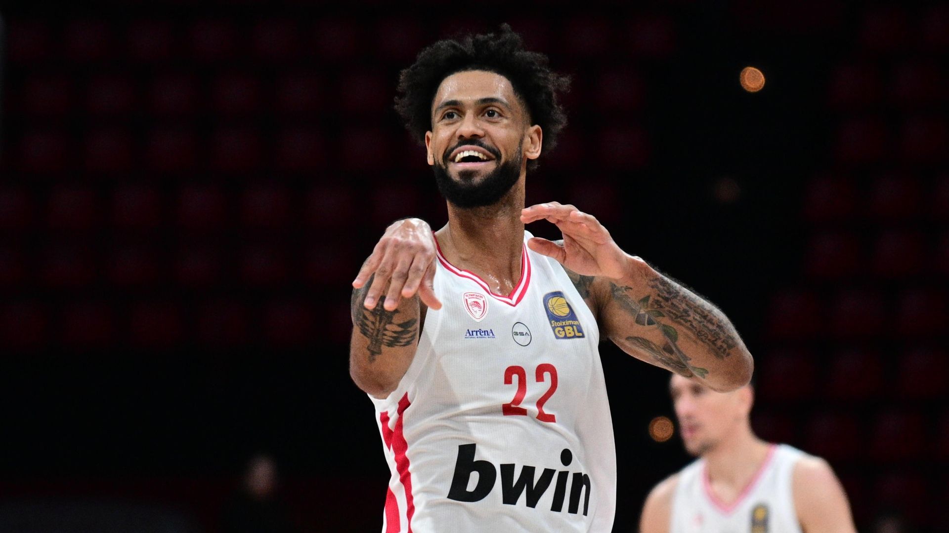 A win over Kolossos and a new record by Dorsey