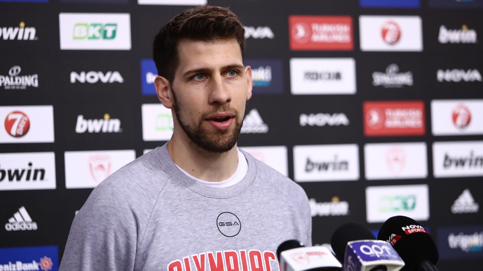 Λούντζης: "Θέλουμε κοντά μας τον κόσμο μας" (vid)