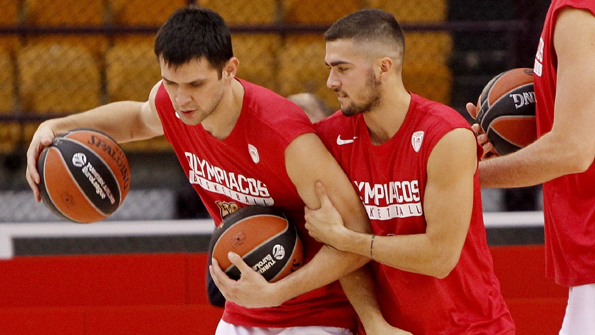 Εκτός οι Παπανικολάου και Τολιόπουλος