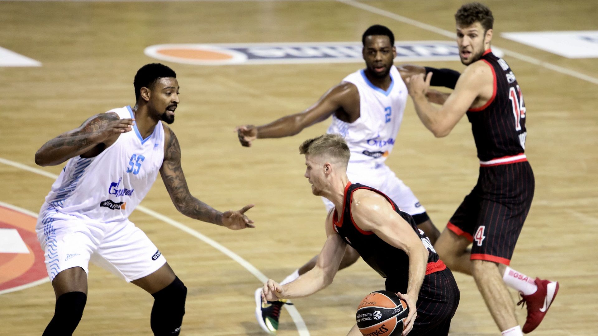 «Neophytos Chandriotis»: Οlympiacos – Ζenit 88-65