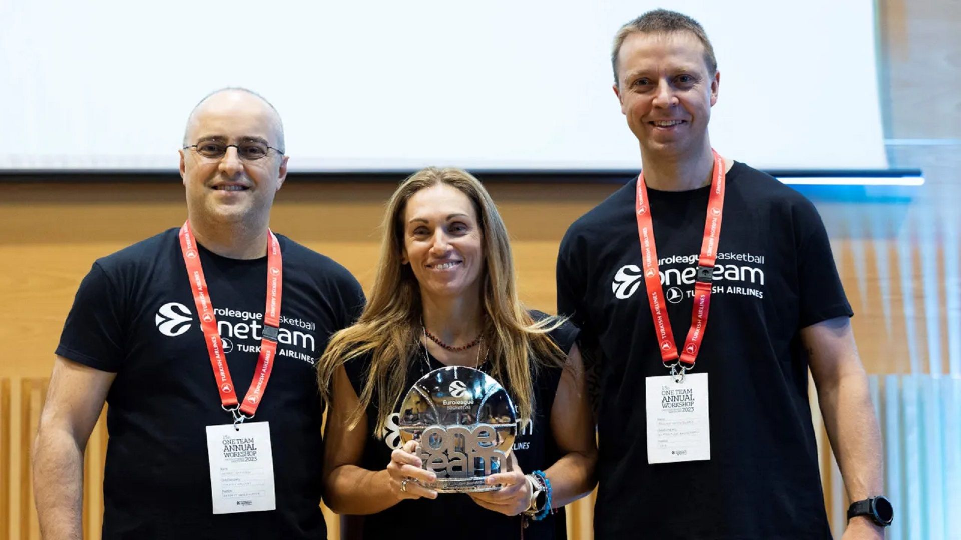 One Team: Silver medal for Olympiacos!