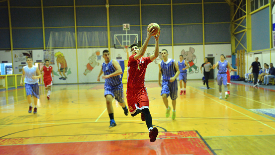 Με νίκες συνέχισαν οι μικροί