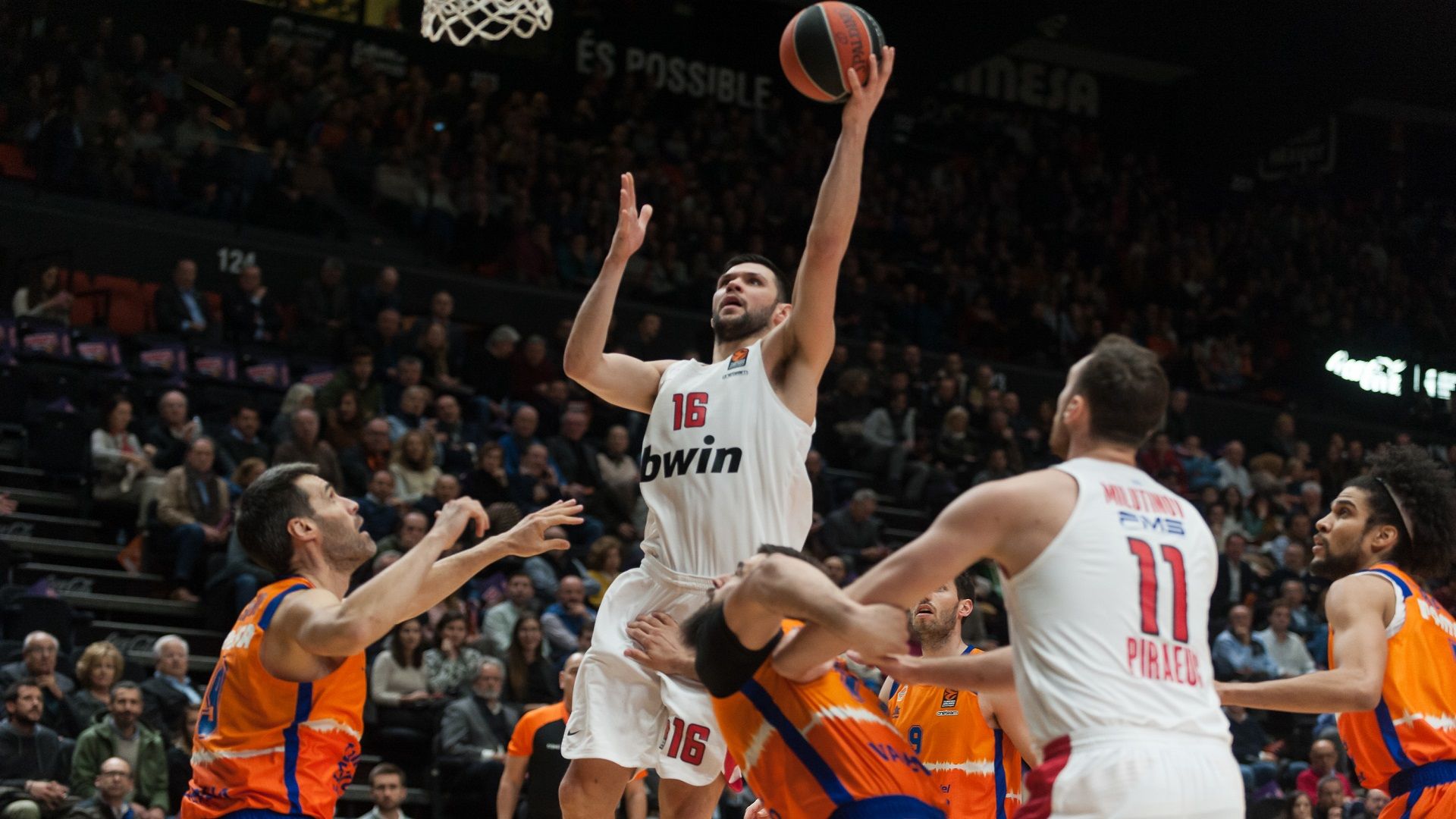 A huge road win in Valencia!