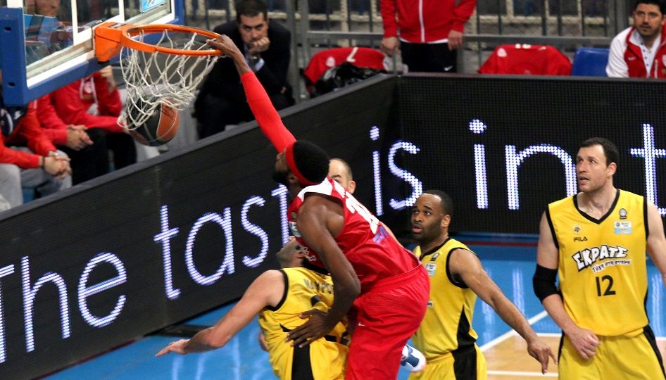 Οι μάγκες με τα “ερυθρόλευκα”