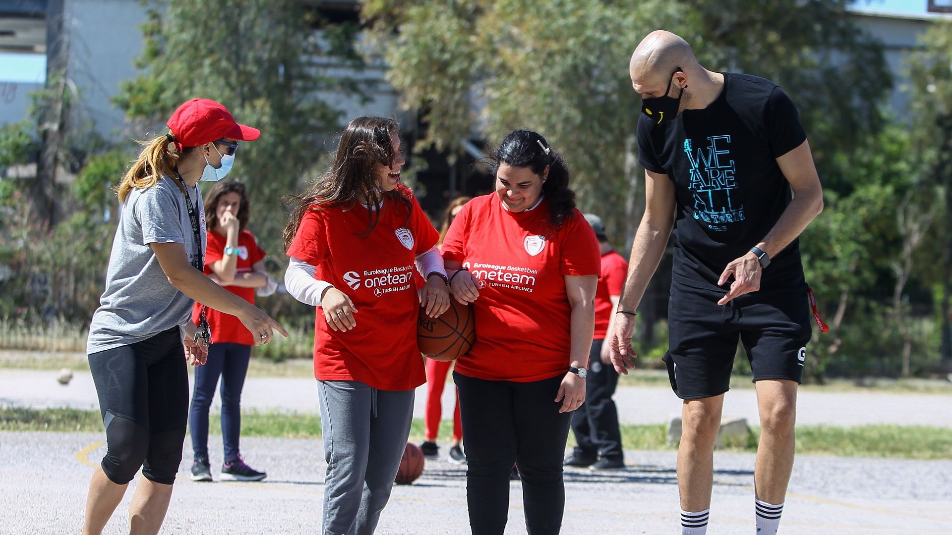 One Team: The ‘reds’ win gold!