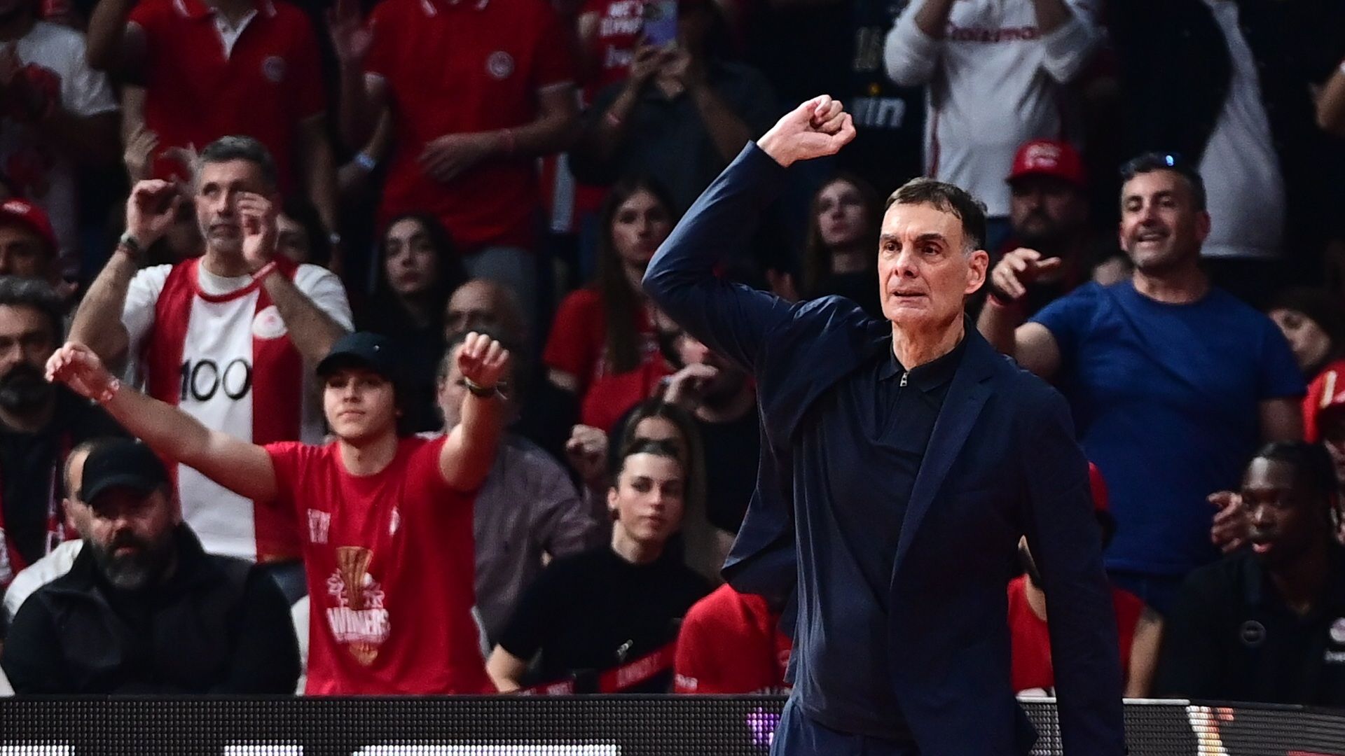 Μπαρτζώκας: «Αφιερωμένη η νίκη στους φιλάθλους μας» (vid)