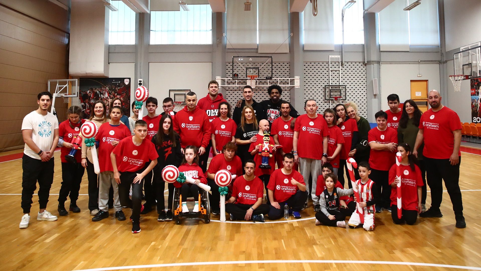 One Team: Τα δικά μας Χριστούγεννα! (vid)