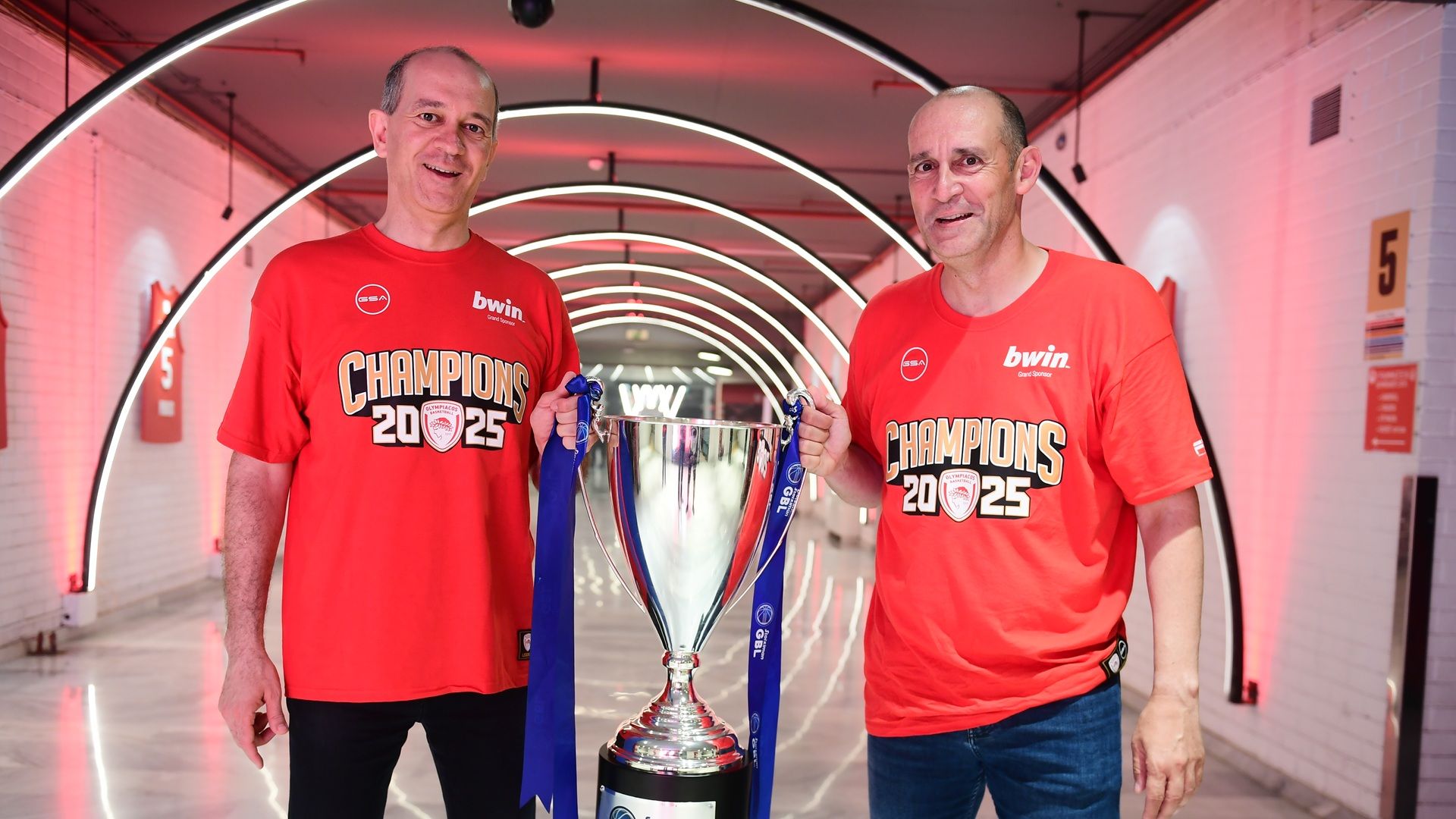 Οι δηλώσεις των Προέδρων του Ολυμπιακού μετά την κατάκτηση του Πρωταθλήματος (vid)