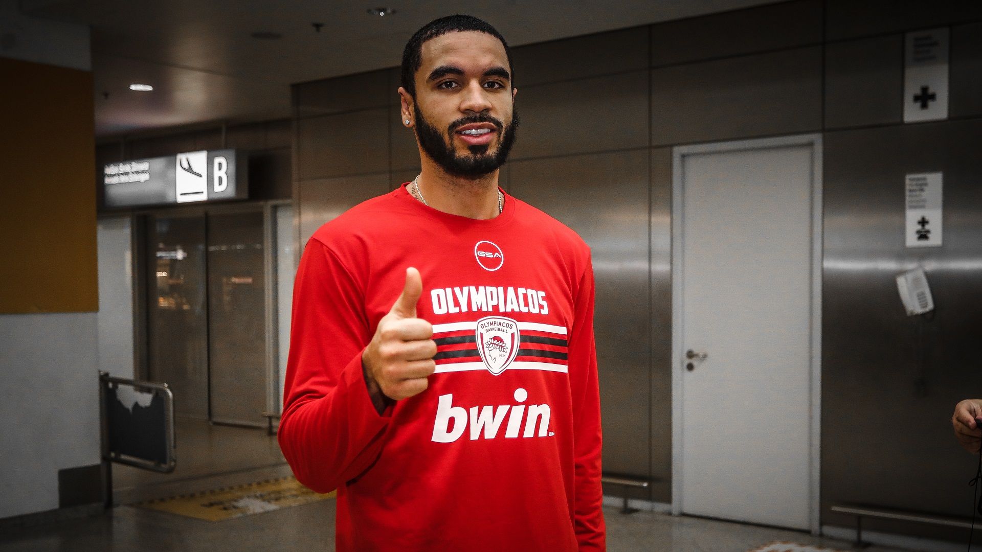 Μήτρου-Λονγκ: «Ήρθα για να βοηθήσω» (vid)