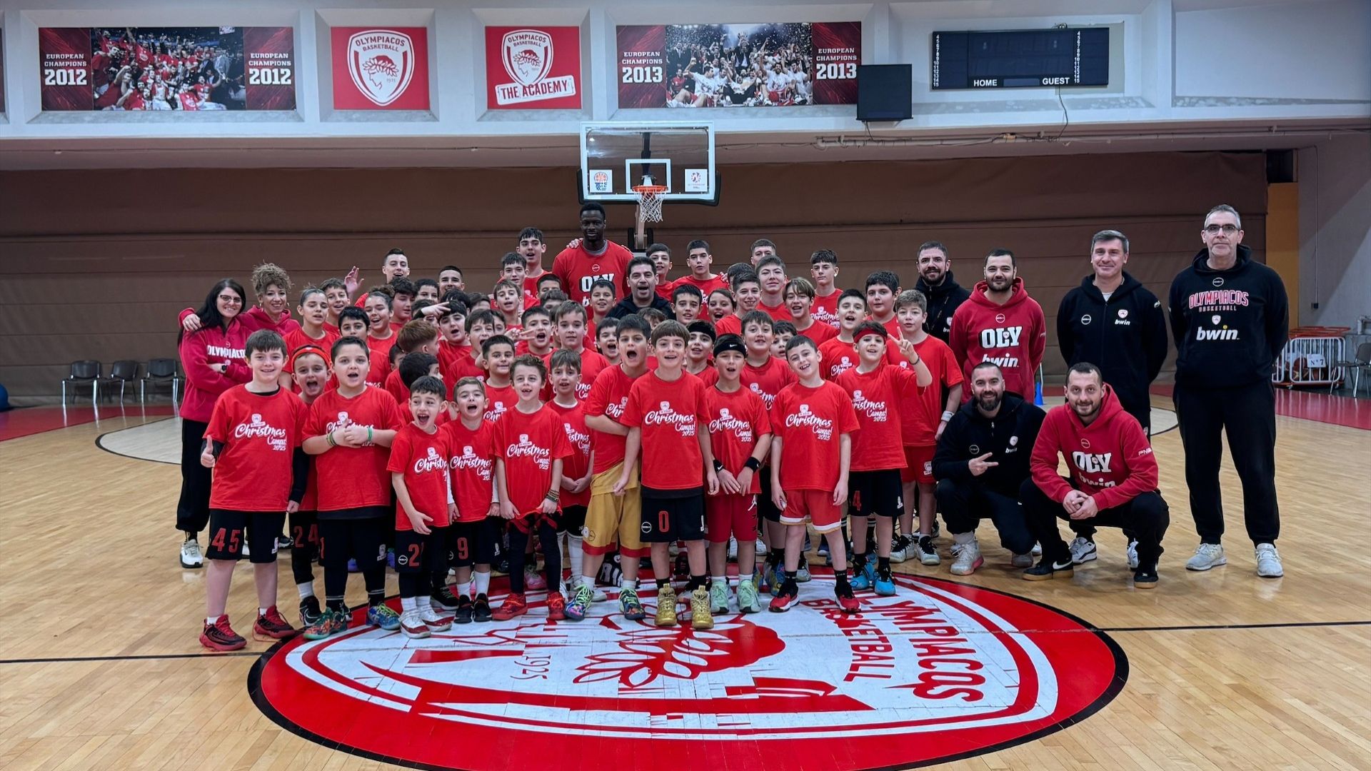 Ο «Μους» επισκέφθηκε το «ερυθρόλευκο» Christmas Camp