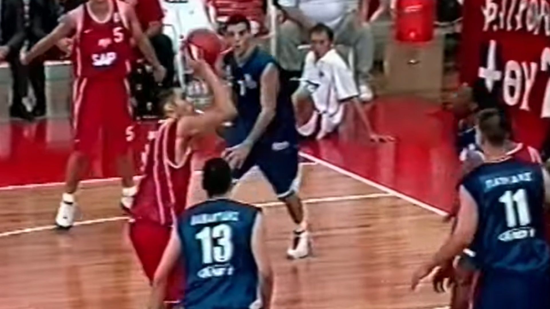 Το πρώτο «ερυθρόλευκο» καλάθι του Πρίντεζη (vid)