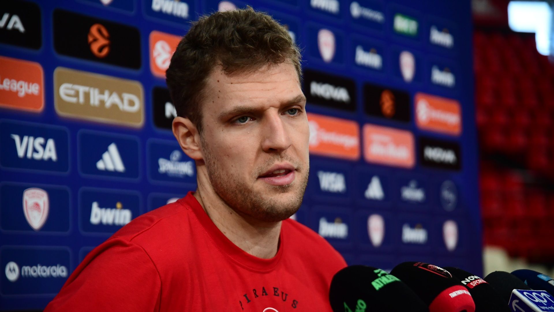 Οι δηλώσεις των Μπαρτζώκα - Βεζένκοφ ενόψει Ντουμπάι