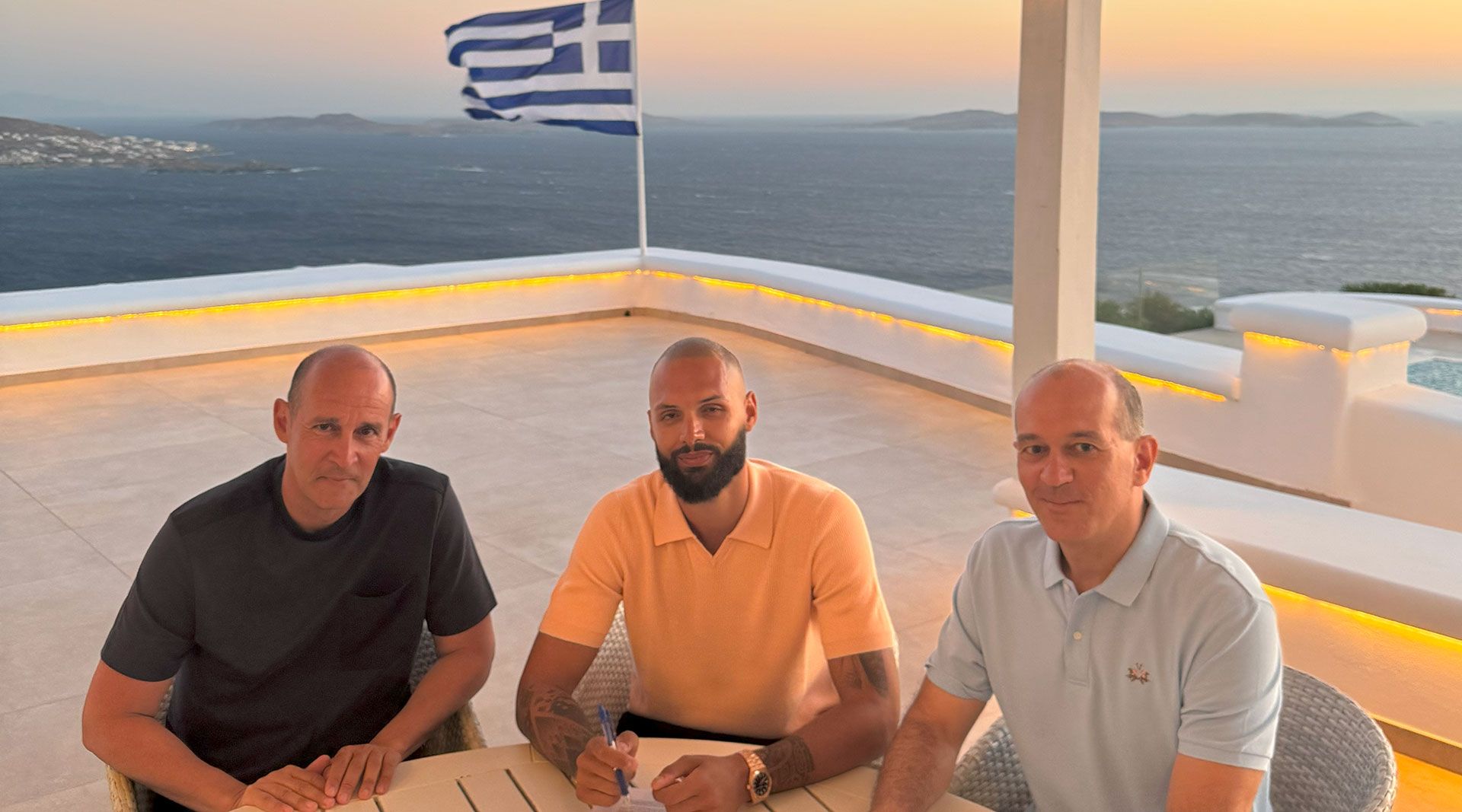 For ever in Piraeus!