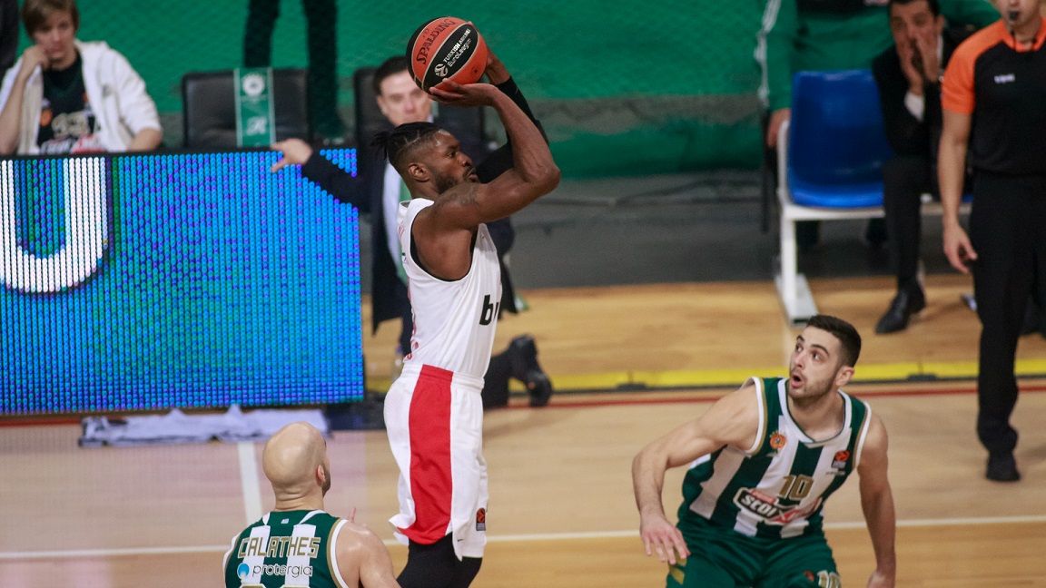 Olympiacos fought, had a good chance but succumbed in the overtime