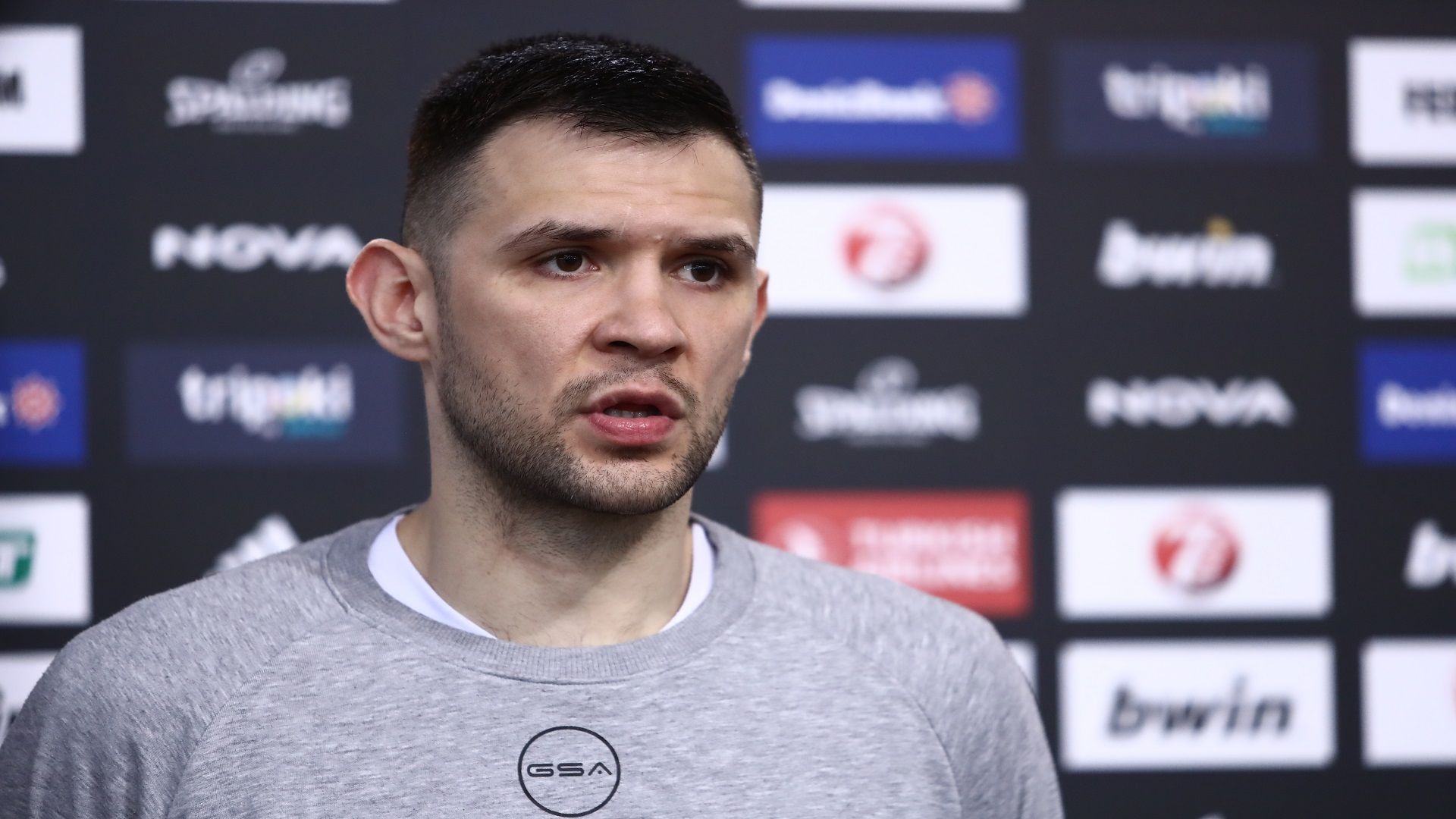 Παπανικολάου: "Όλοι αύριο σα μια γροθιά" (vid)