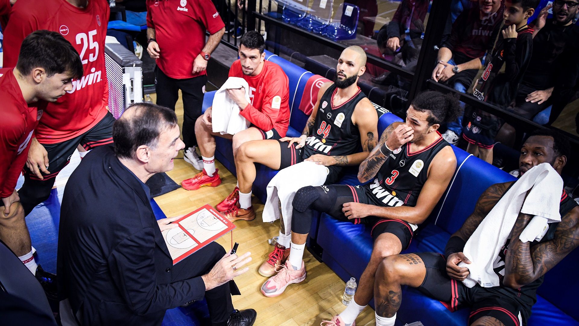 Μπαρτζώκας: "Ο Γουόρντ είναι πολύπλευρο ταλέντο"