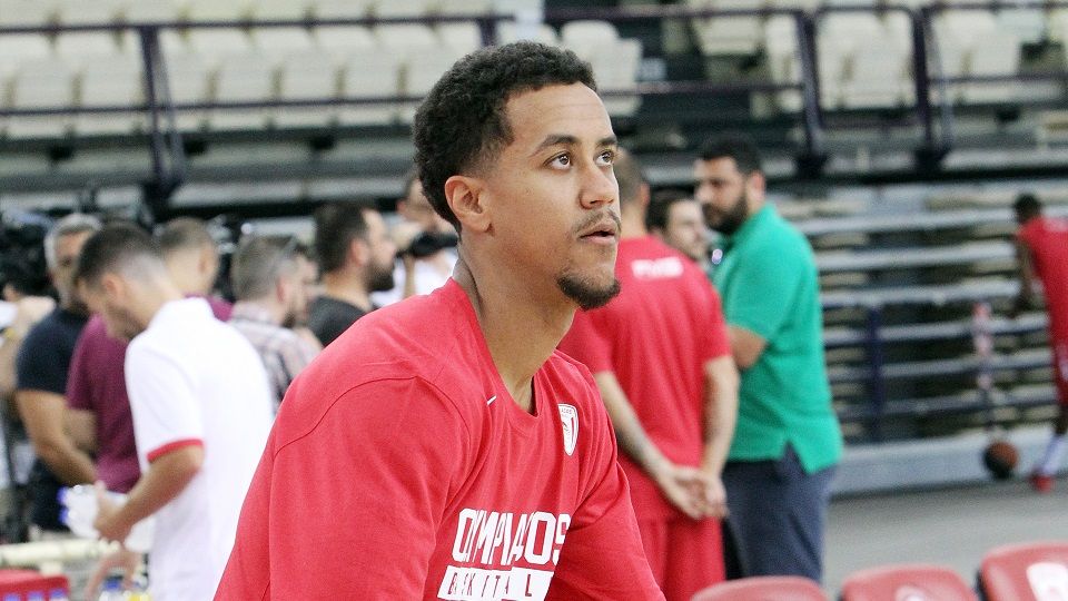 Ο Ρόμπερτς κλείνει τα εκδοτήρια