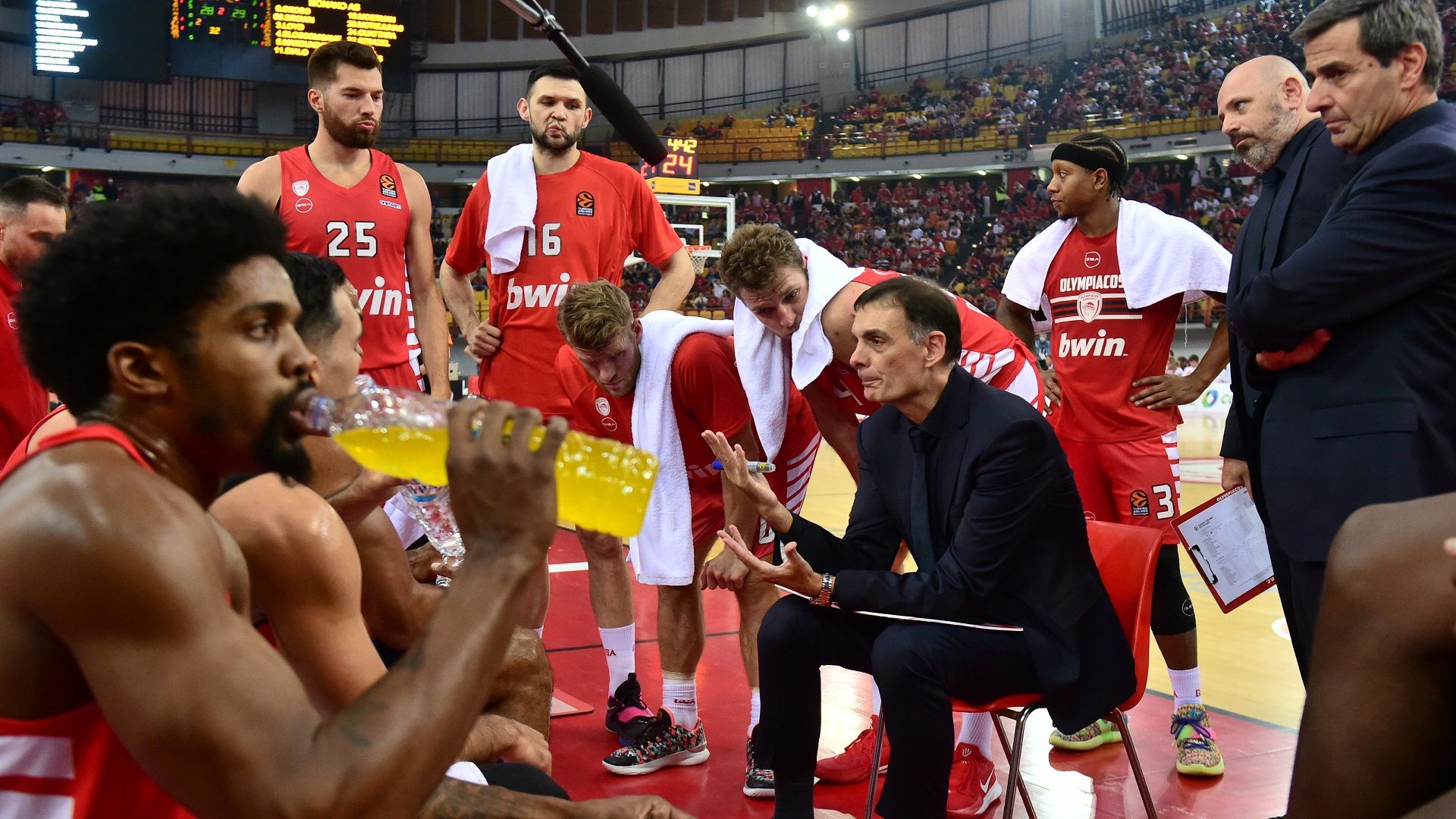 Μπαρτζώκας: «Ένα μεγάλο ευχαριστώ στον κόσμο» (vid)