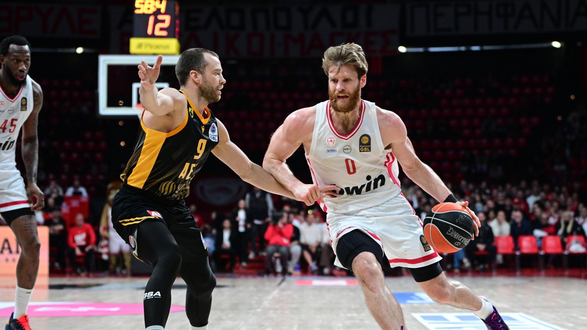 A win over ΑΕΚ and a perfect 9/9 record for the Stoiximan GBL