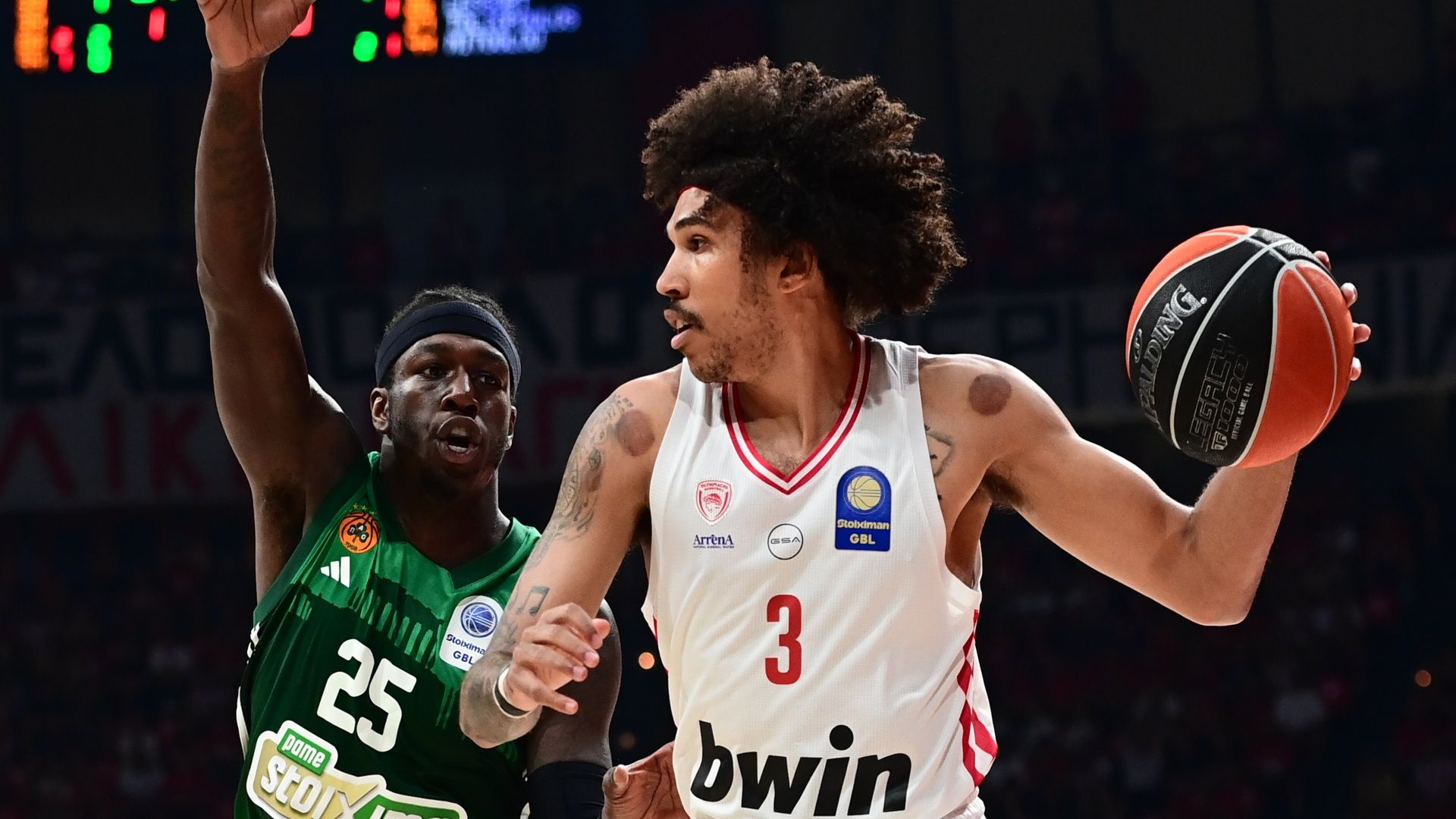 Victory at the SEF gives Olympiacos the edge in the Finals