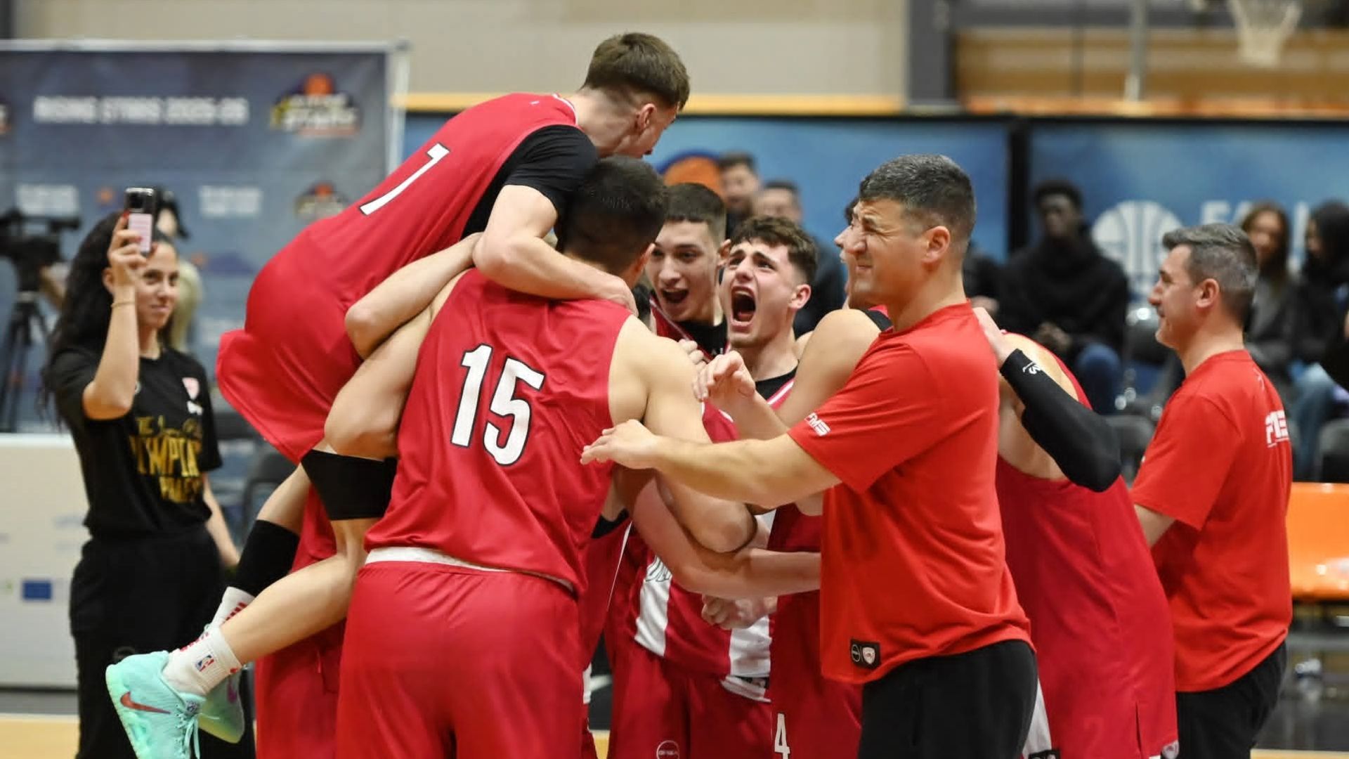 Hμιτελικός Rising Stars U18: Ολυμπιακός - ΑΕΚ 77-66