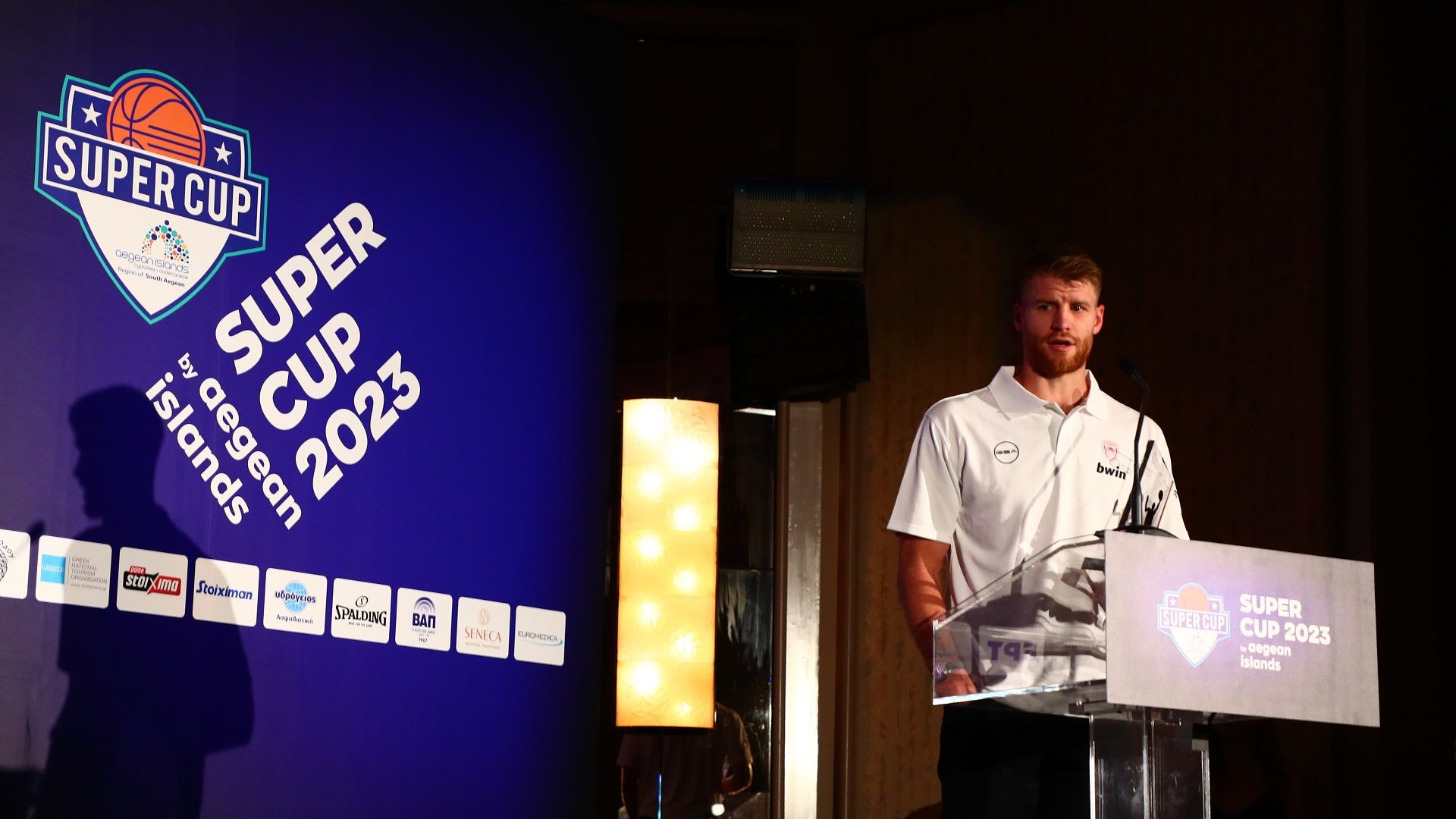 Super Cup: Τζάμπολ με βραβεύσεις!