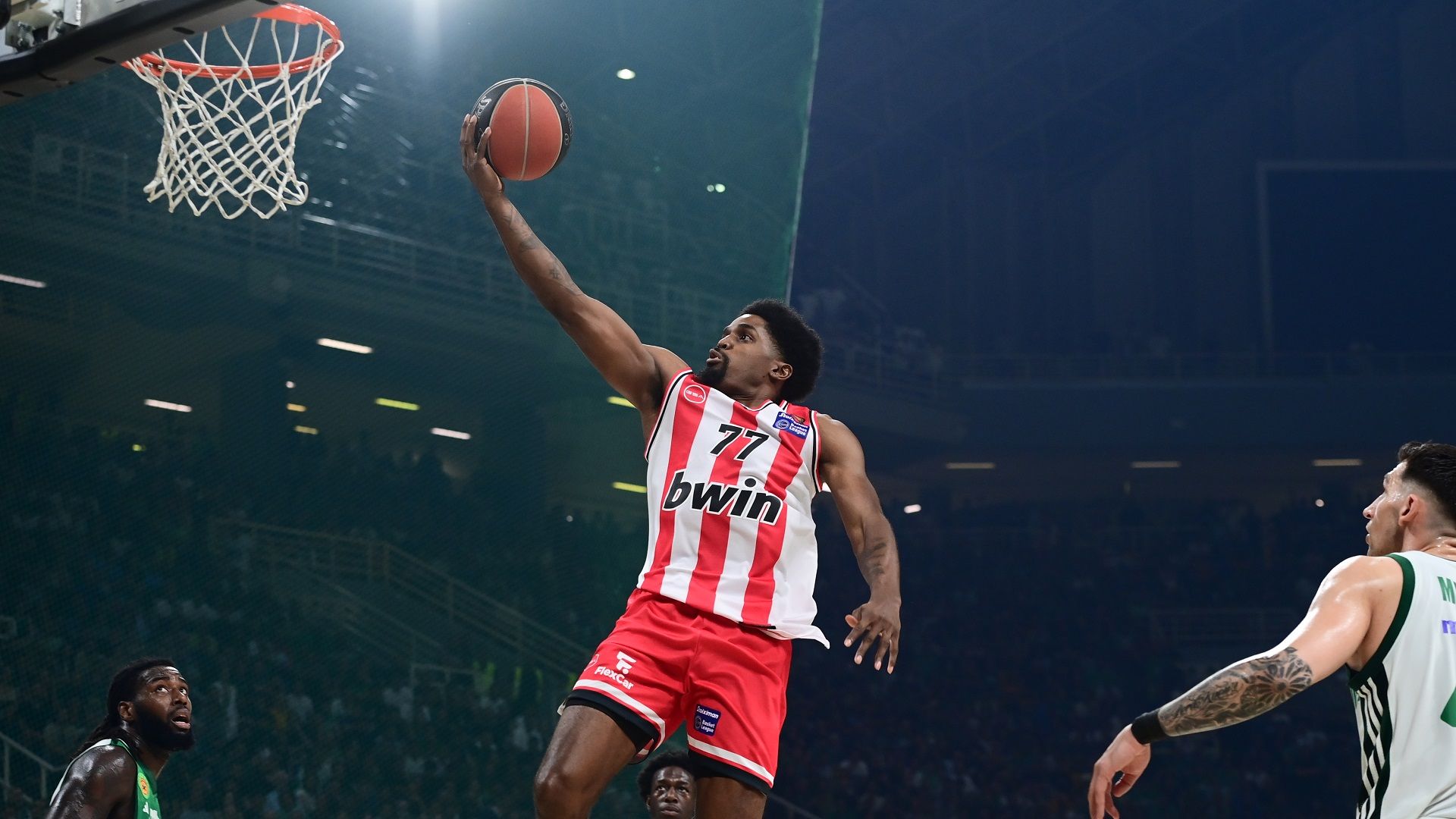 Everything for the crown at the Peace and Friendship Stadium!