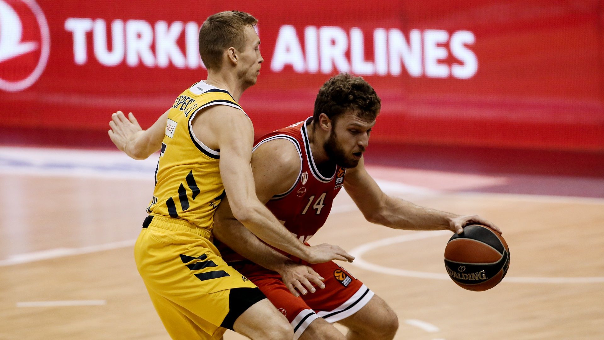 A recital by Vezenkov seals a road win in Berlin!