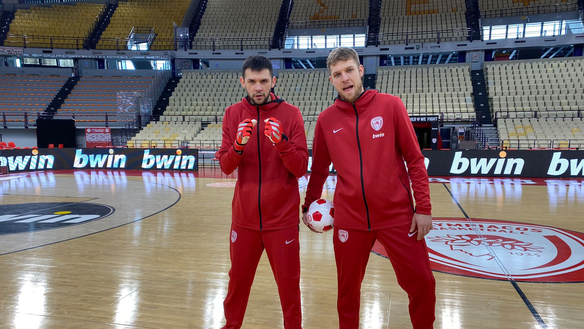 Όταν το ΣΕΦ έγινε… Καραϊσκάκη (Pics – Video)