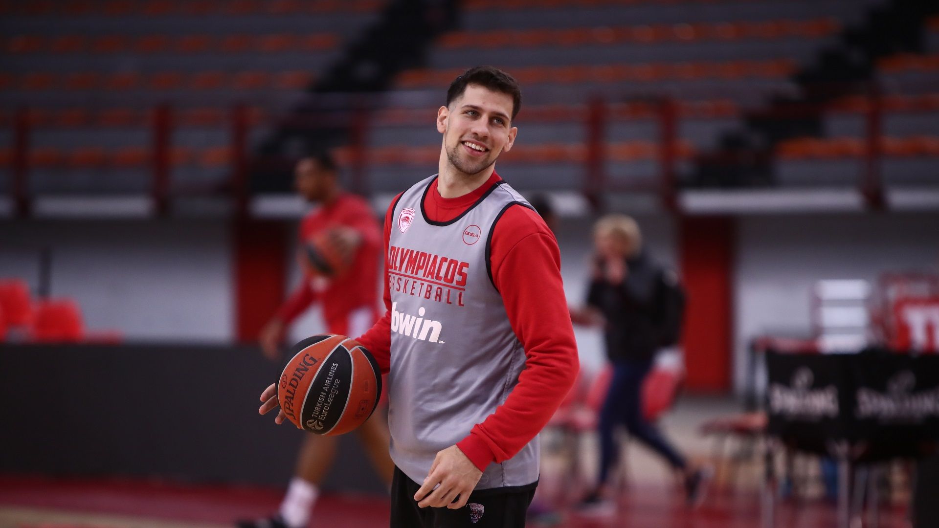 Lountzis: «Anything to make our fans happy»