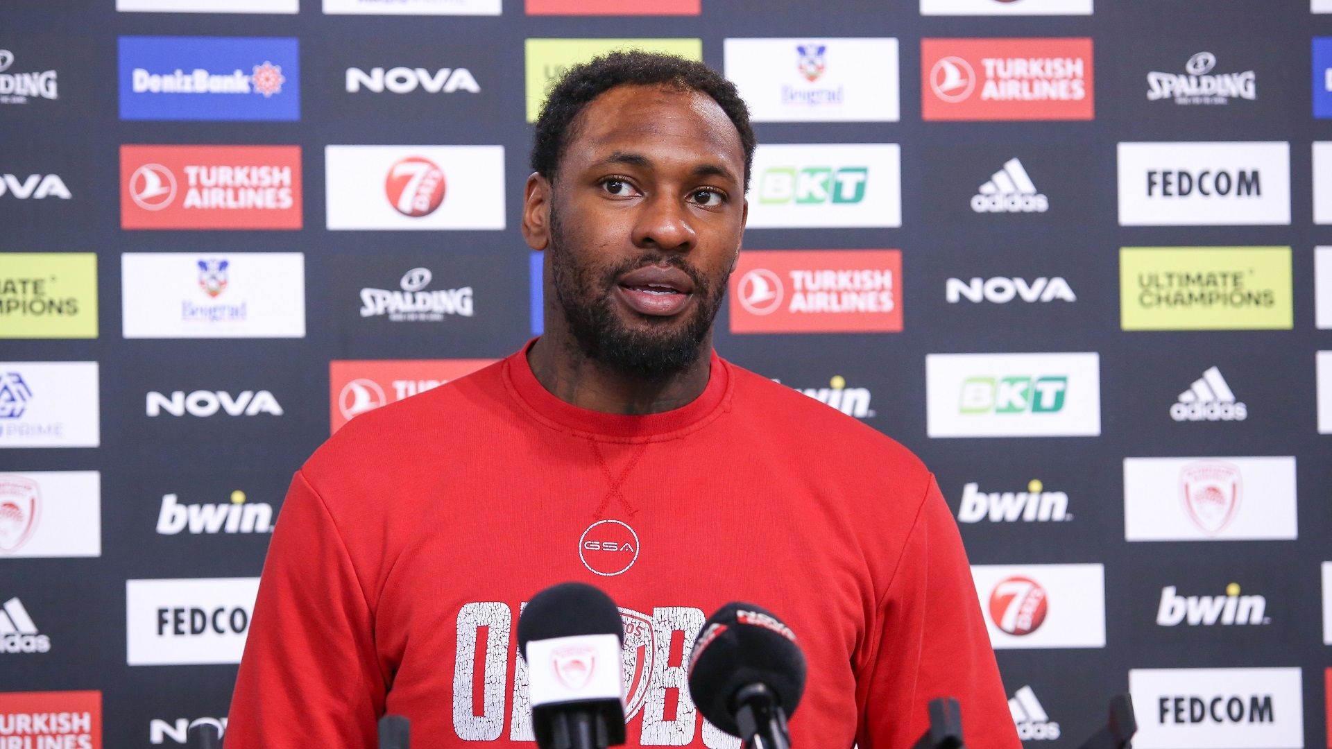 Μπλακ: «Να τελειοποιήσουμε αυτό που είμαστε» (vid)