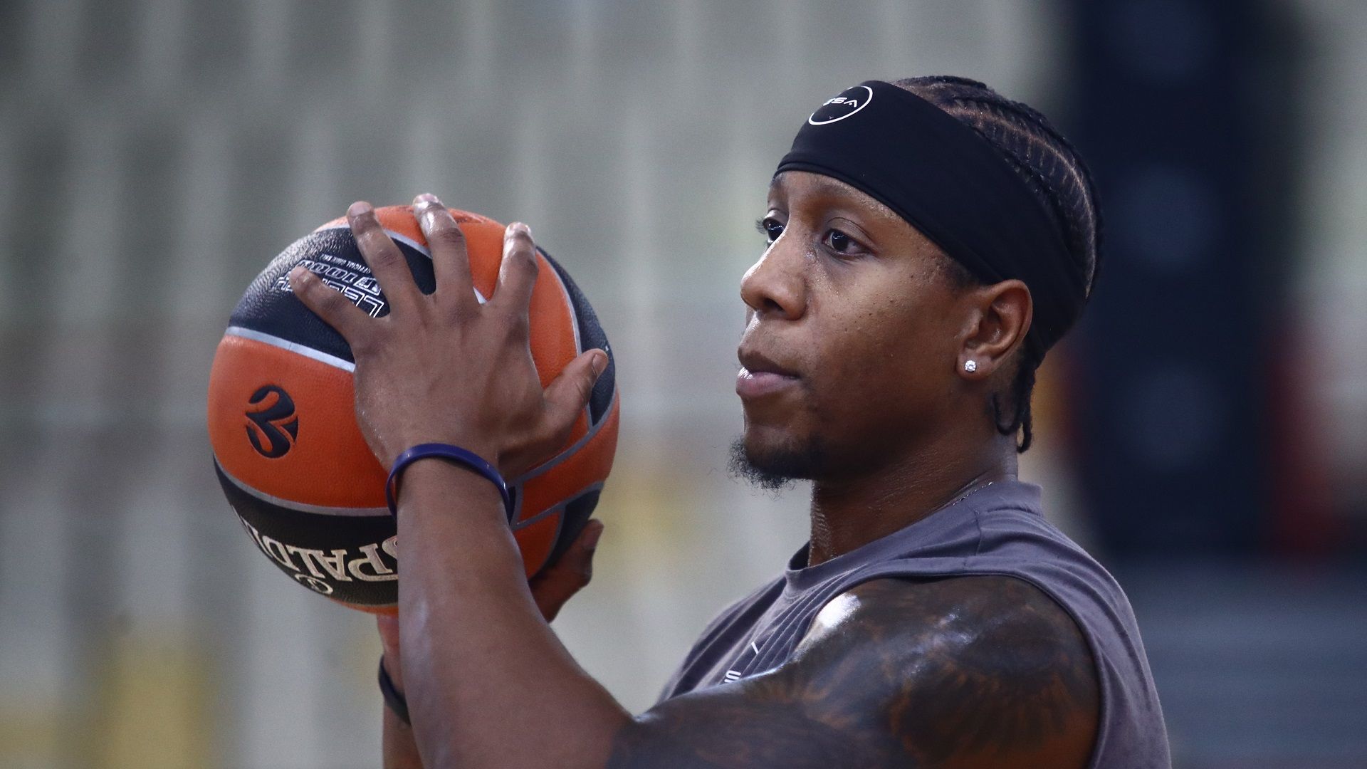 Κάνααν: «Να είμαστε συγκεντρωμένοι στην άμυνα» (vid)