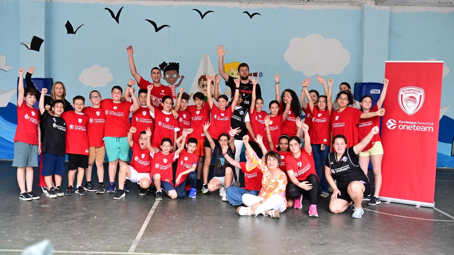 Φινάλε σεζόν για το «ερυθρόλευκο» OneTeam με την παρουσία Βεζένκοφ και Λαρεντζάκη