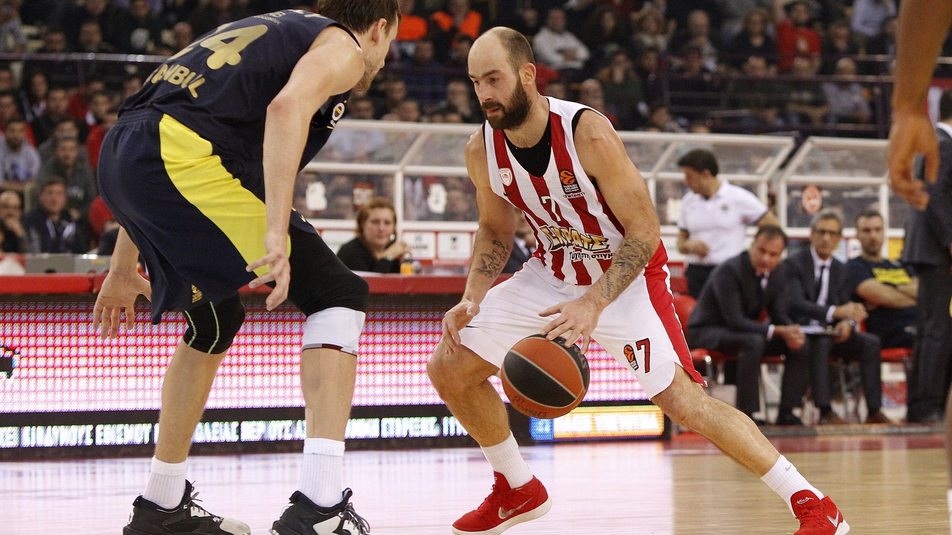 Υπέταξε (και στο ΣΕΦ) την πρωταθλήτρια Ευρώπης!